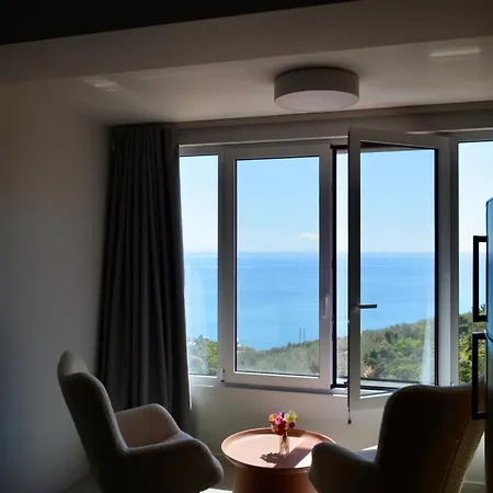 Apollo Romantic Sea View