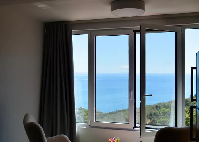 Apollo Romantic Sea View